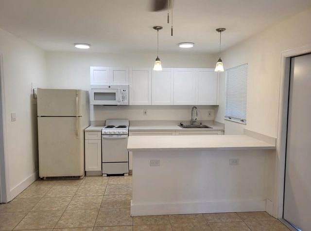 317 N 61st Ter 1, Hollywood, FL 33024