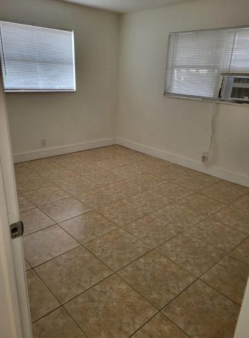 317 N 61st Ter 1, Hollywood, FL 33024