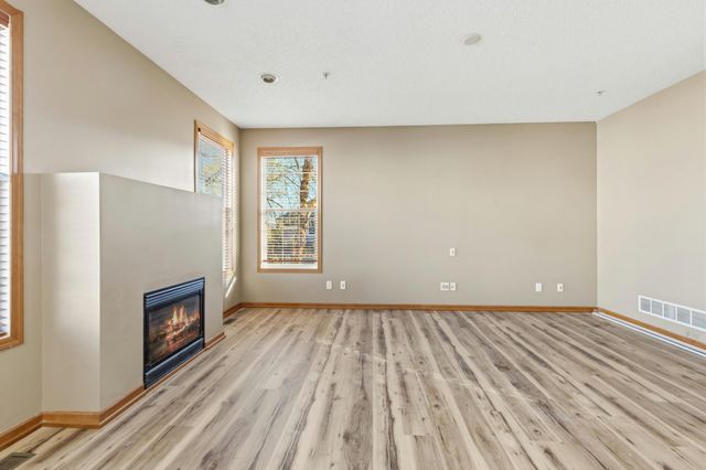 9980 Wildflower Drive, Eden Prairie, MN 55347