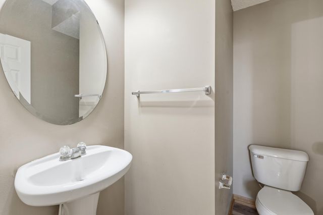9980 Wildflower Drive, Eden Prairie, MN 55347