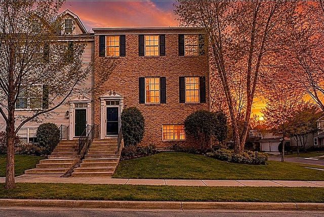 9980 Wildflower Drive, Eden Prairie, MN 55347