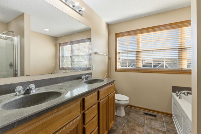 9980 Wildflower Drive, Eden Prairie, MN 55347