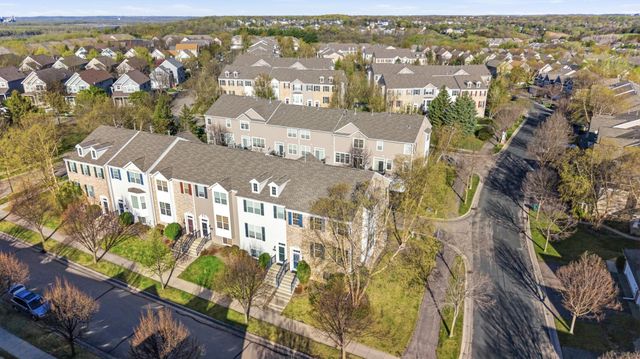 9980 Wildflower Drive, Eden Prairie, MN 55347