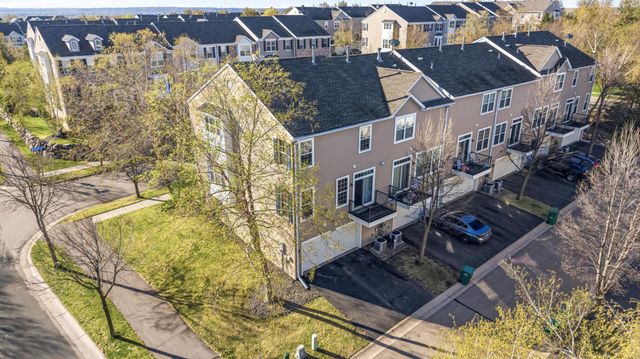 9980 Wildflower Drive, Eden Prairie, MN 55347