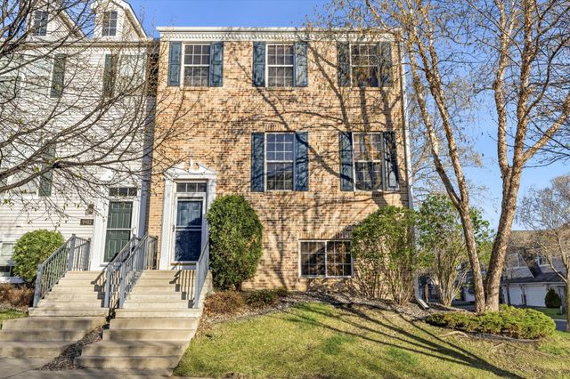 9980 Wildflower Drive, Eden Prairie, MN 55347