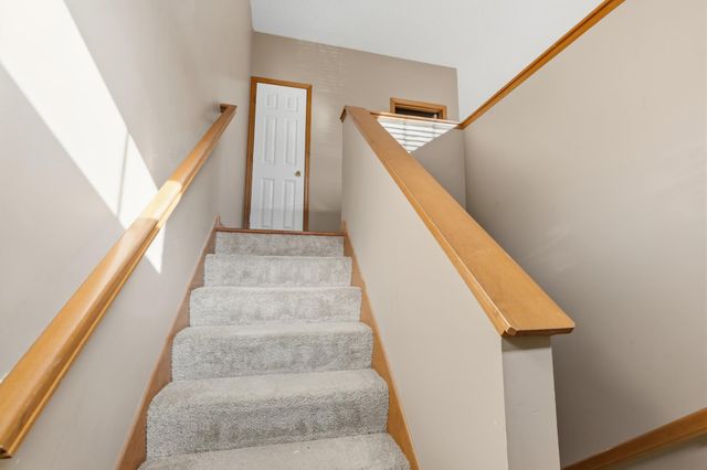 9980 Wildflower Drive, Eden Prairie, MN 55347