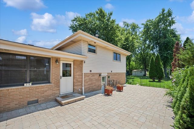 1746 Richfield Avenue, Highland Park, IL 60035