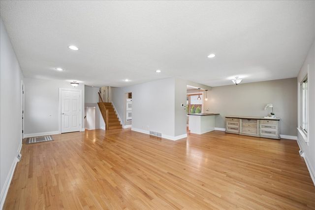 1746 Richfield Avenue, Highland Park, IL 60035