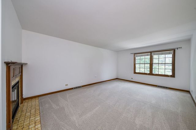 2230 Barger Court, Wheaton, IL 60189