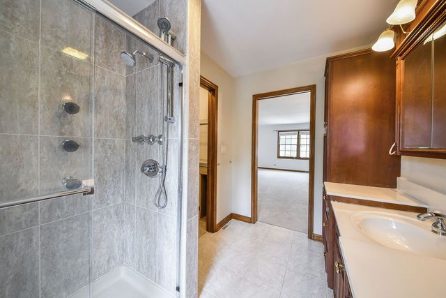 2230 Barger Court, Wheaton, IL 60189