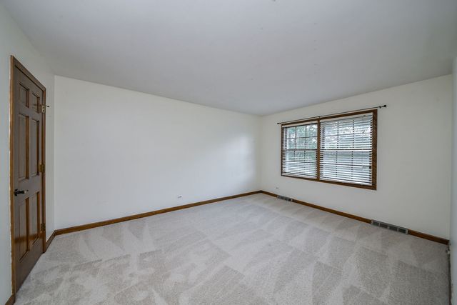 2230 Barger Court, Wheaton, IL 60189