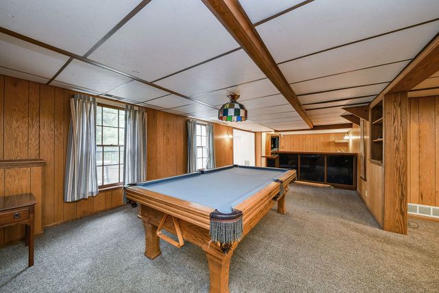 2230 Barger Court, Wheaton, IL 60189