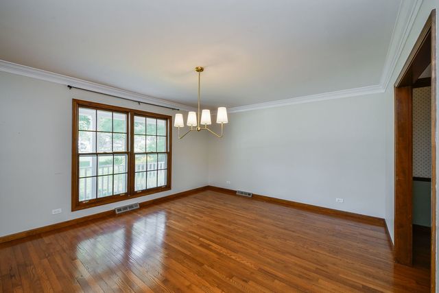 2230 Barger Court, Wheaton, IL 60189