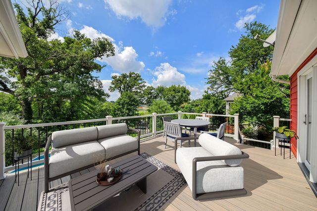 2230 Barger Court, Wheaton, IL 60189