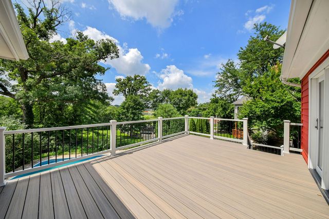 2230 Barger Court, Wheaton, IL 60189