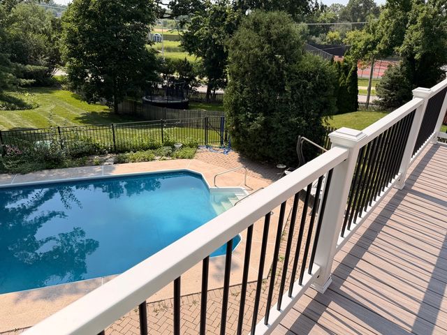 2230 Barger Court, Wheaton, IL 60189