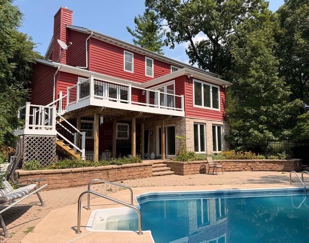 2230 Barger Court, Wheaton, IL 60189