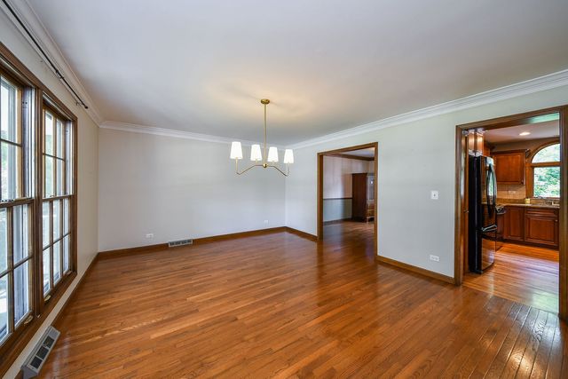 2230 Barger Court, Wheaton, IL 60189