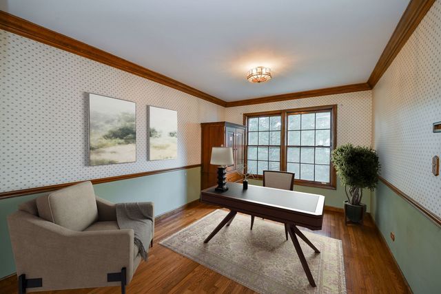 2230 Barger Court, Wheaton, IL 60189