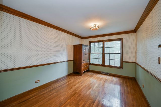 2230 Barger Court, Wheaton, IL 60189