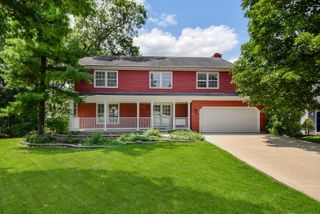 2230 Barger Court, Wheaton, IL 60189