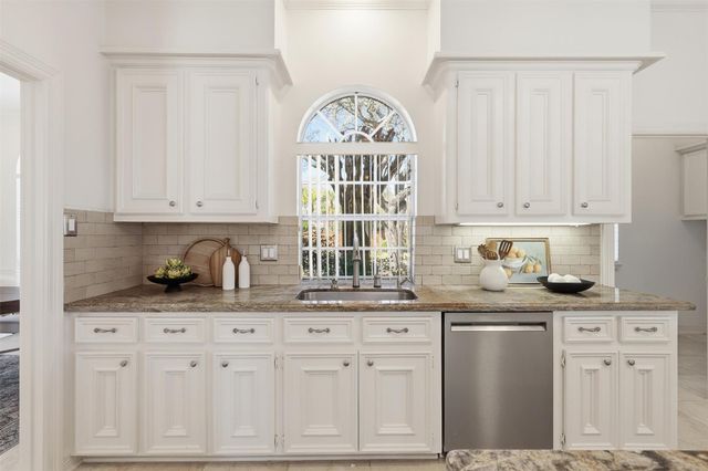 1918 Winter Knoll Way, Houston, TX 77062