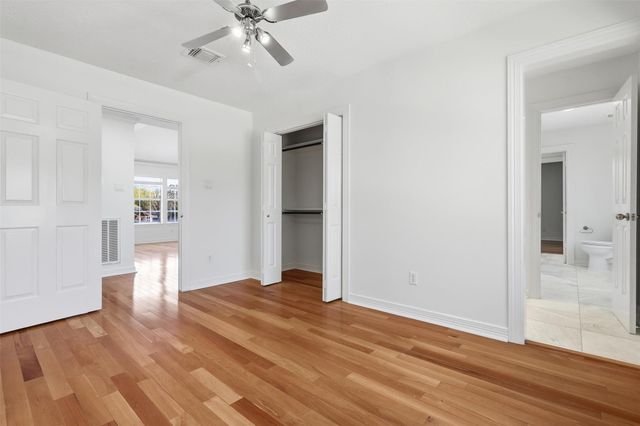 1918 Winter Knoll Way, Houston, TX 77062