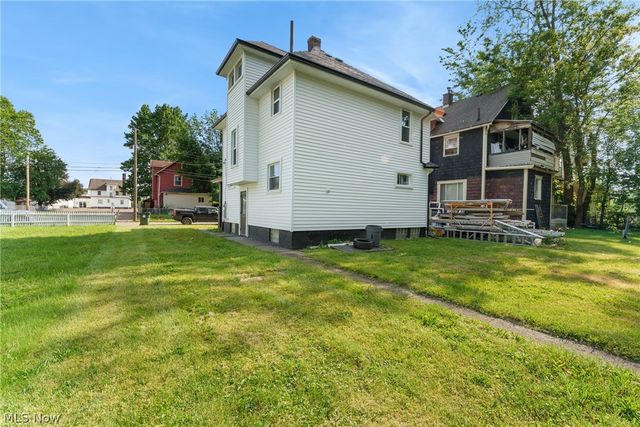 2235 Winfield Way NE, Canton, OH 44705