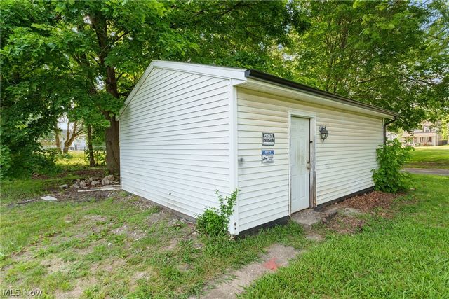 2235 Winfield Way NE, Canton, OH 44705
