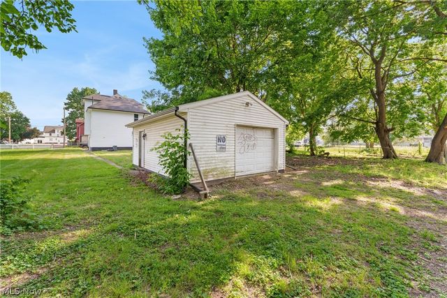 2235 Winfield Way NE, Canton, OH 44705
