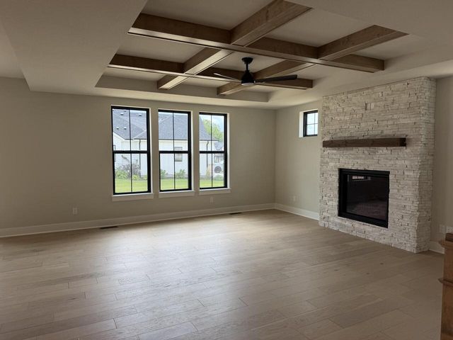 N66W21225 Sweet Clover DRIVE, Menomonee Falls, WI 53051