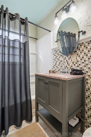 4953 S Detroit Avenue, Tulsa, OK 74105