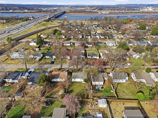 4953 S Detroit Avenue, Tulsa, OK 74105