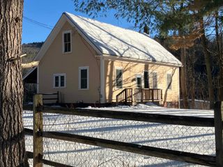 44 Old Alstead Road, Charlestown, NH 03603