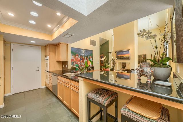 3047 E STELLA Lane, Phoenix, AZ 85016