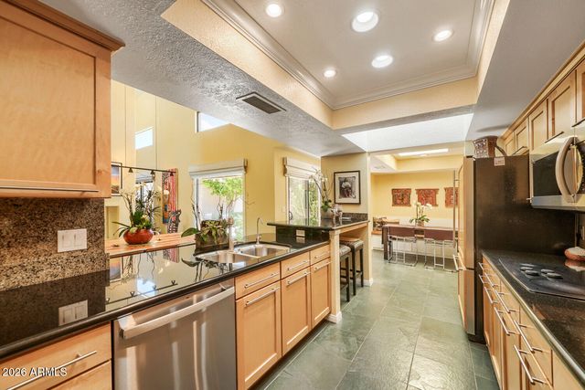 3047 E STELLA Lane, Phoenix, AZ 85016