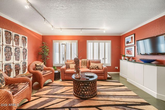 3047 E STELLA Lane, Phoenix, AZ 85016