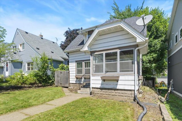 399 Curtice Street E, Saint Paul, MN 55107