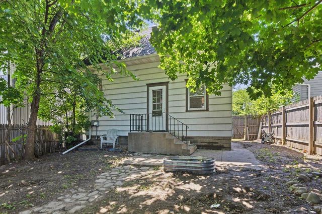399 Curtice Street E, Saint Paul, MN 55107