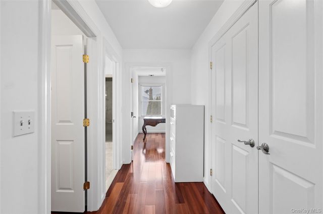 5 Pine Street, Plainview, NY 11803