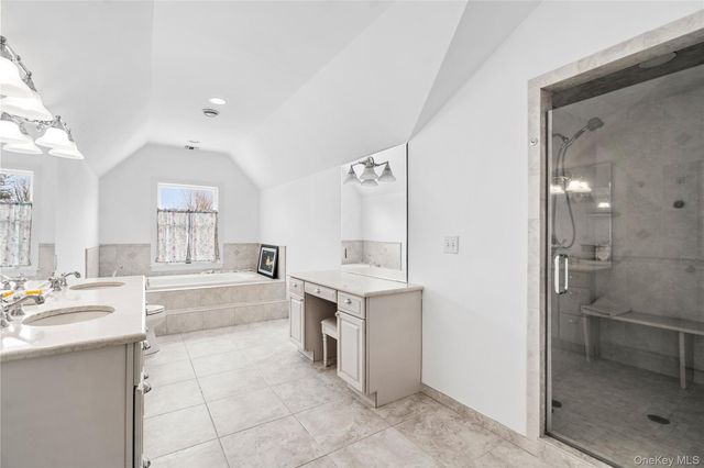 5 Pine Street, Plainview, NY 11803