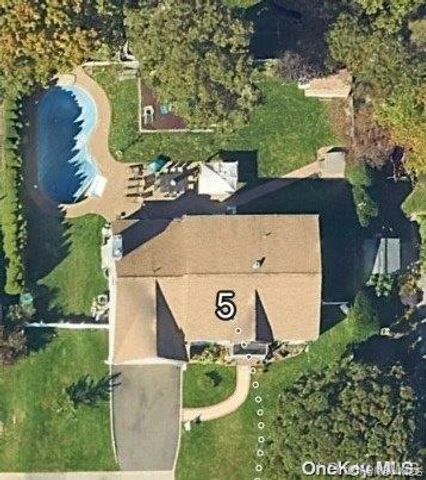 5 Pine Street, Plainview, NY 11803