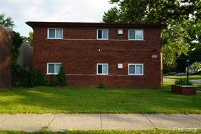 18741 Schoolcraft, Detroit, MI 48223