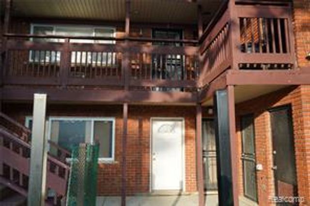 18741 Schoolcraft, Detroit, MI 48223