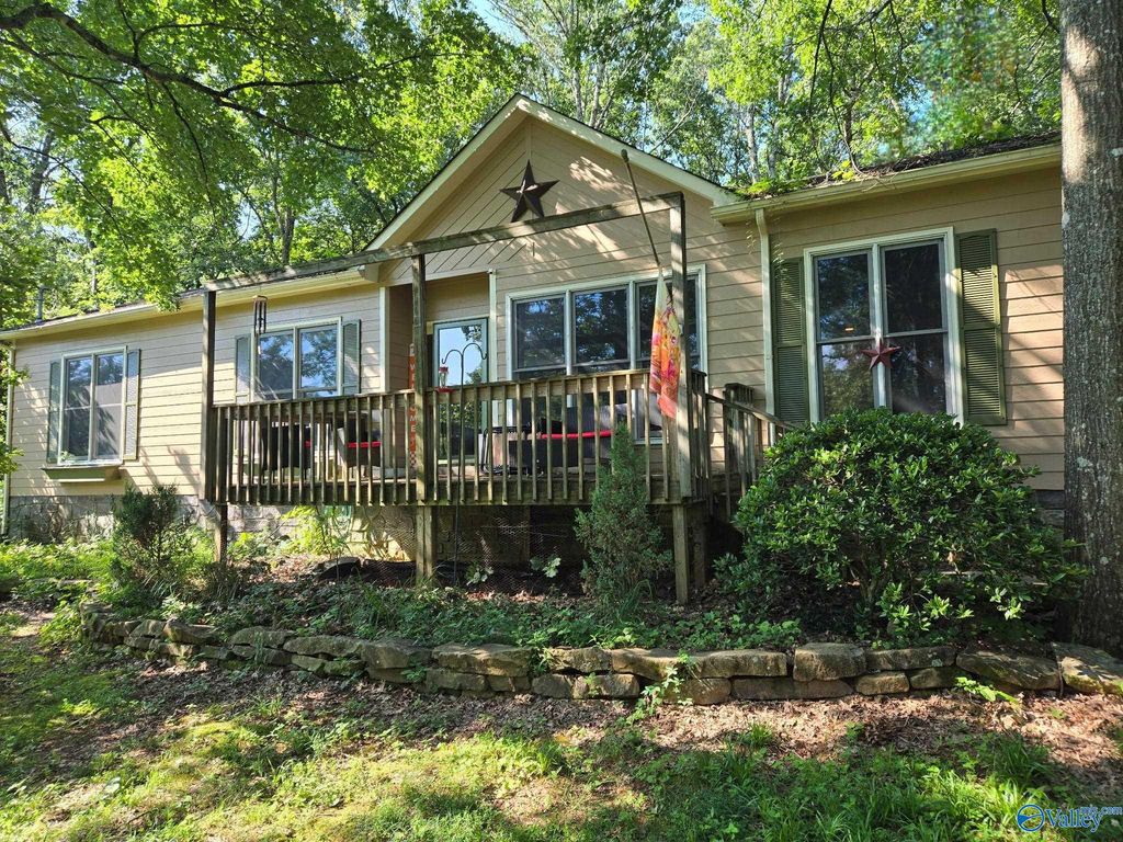 600 Lewis Mountain Road, New Market, AL 35761