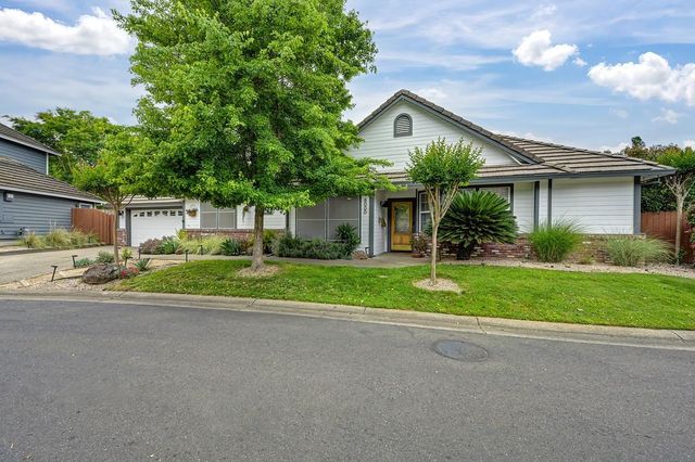 8000 Auburn Oaks Village Ln, Citrus Heights, CA 95610