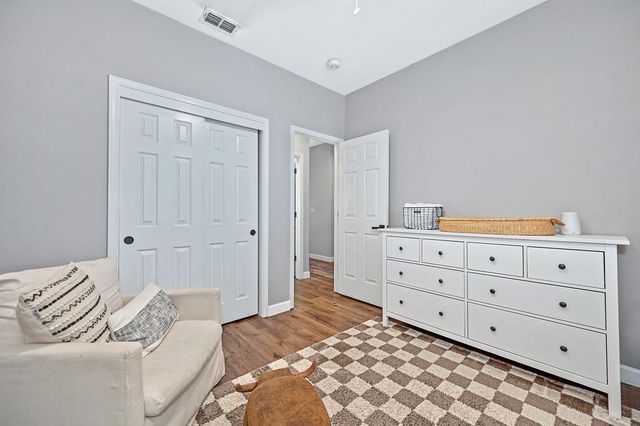 8000 Auburn Oaks Village Ln, Citrus Heights, CA 95610