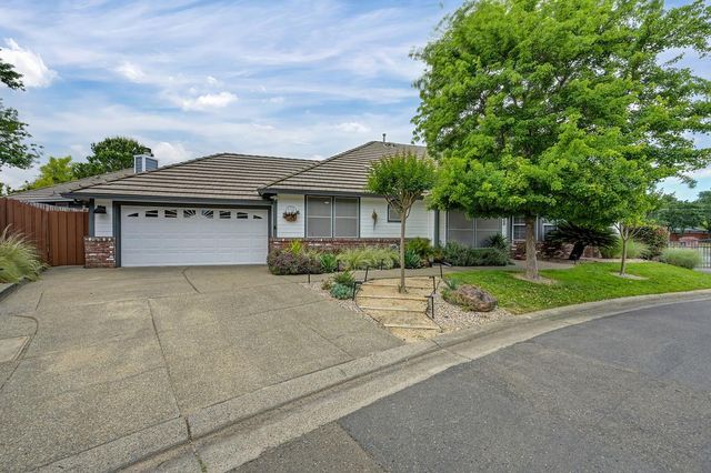 8000 Auburn Oaks Village Ln, Citrus Heights, CA 95610