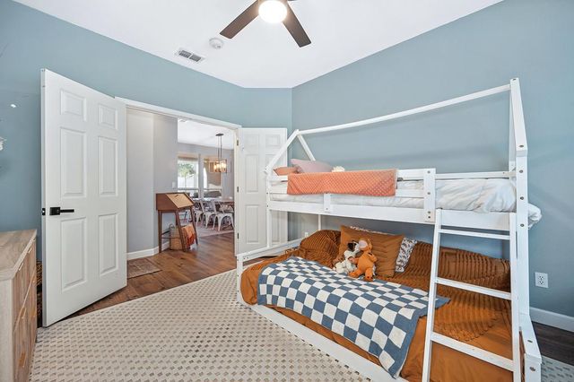 8000 Auburn Oaks Village Ln, Citrus Heights, CA 95610