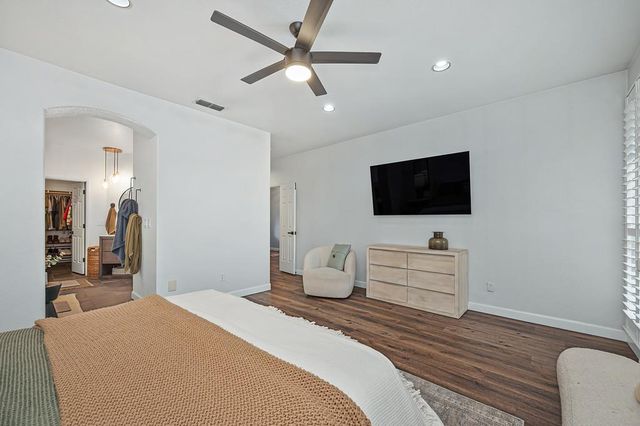 8000 Auburn Oaks Village Ln, Citrus Heights, CA 95610